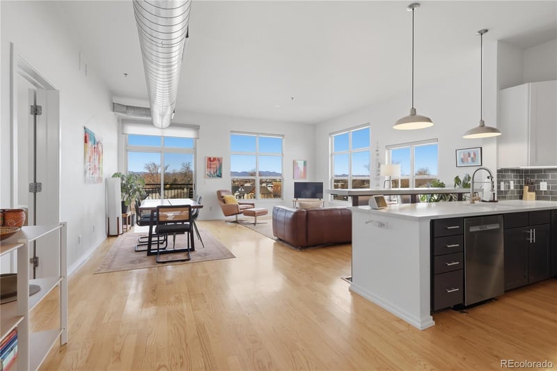 2900 Downing St #311, Denver, CO 80205