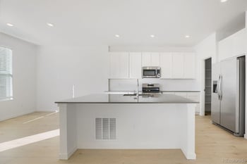 6880 Juniper Dr, Thornton, CO 80602