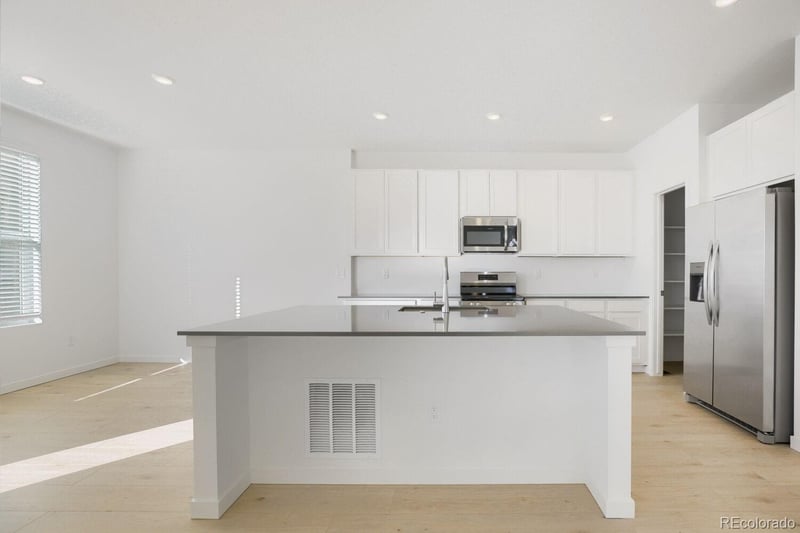 6880 Juniper Dr, Thornton, CO 80602