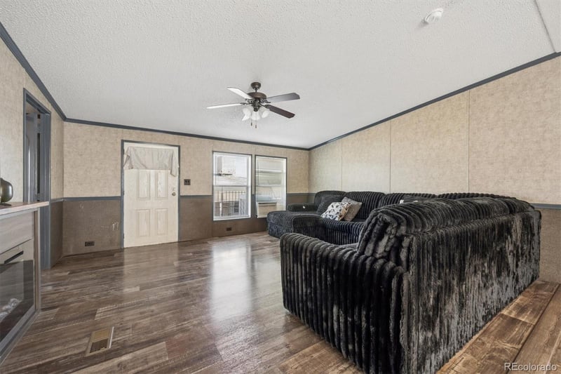 9400 Elm Ct Lot 529, Denver, CO 80260