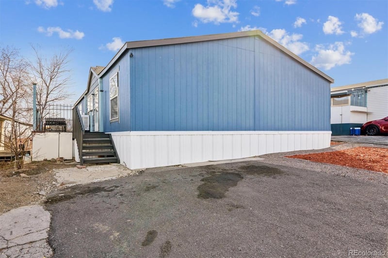 9400 Elm Ct Lot 529, Denver, CO 80260