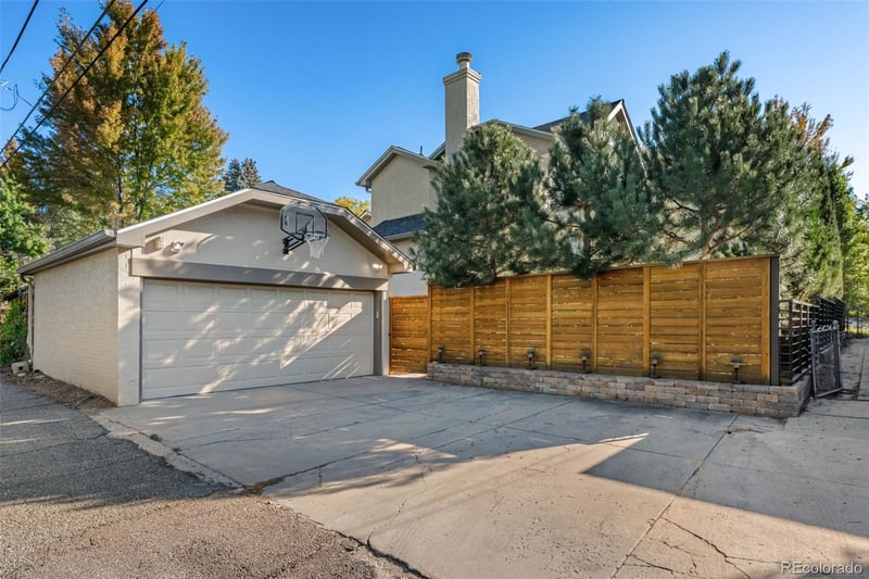 1085 S Vine St, Denver, CO 80209