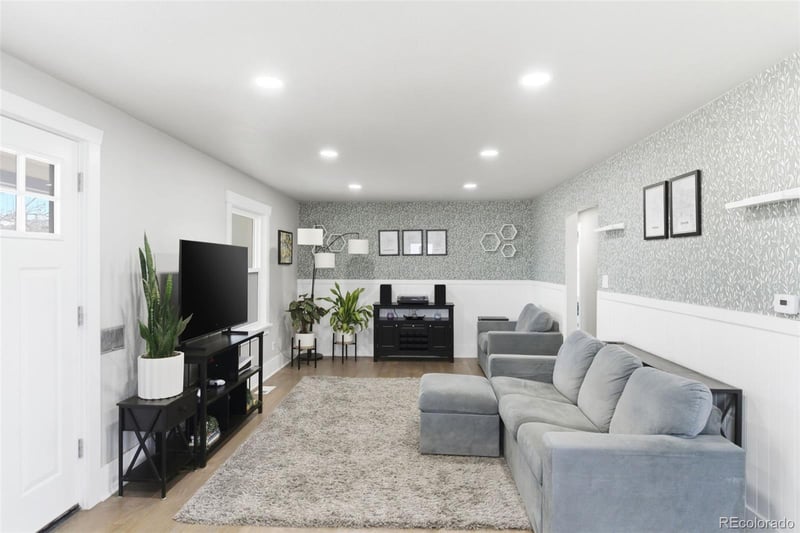 5611 Cedar St, Littleton, CO 80120