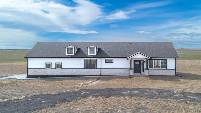 61800 E 32nd Ct, Strasburg, CO 80136