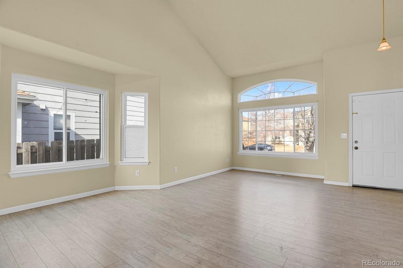 2585 Truckee Way, Aurora, CO 80013