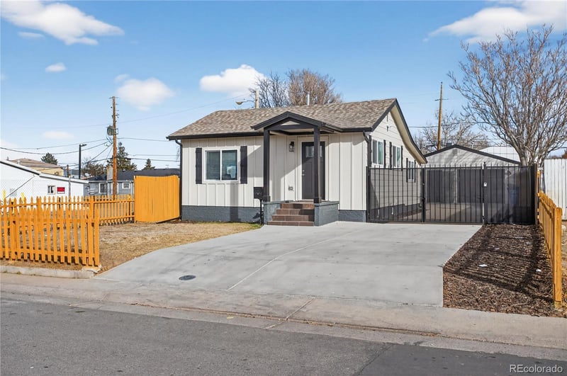 1446 Jamaica St, Aurora, CO 80010