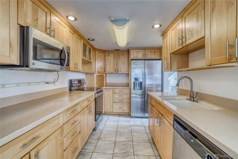 7683 Cove Cir, Centennial, CO 80122