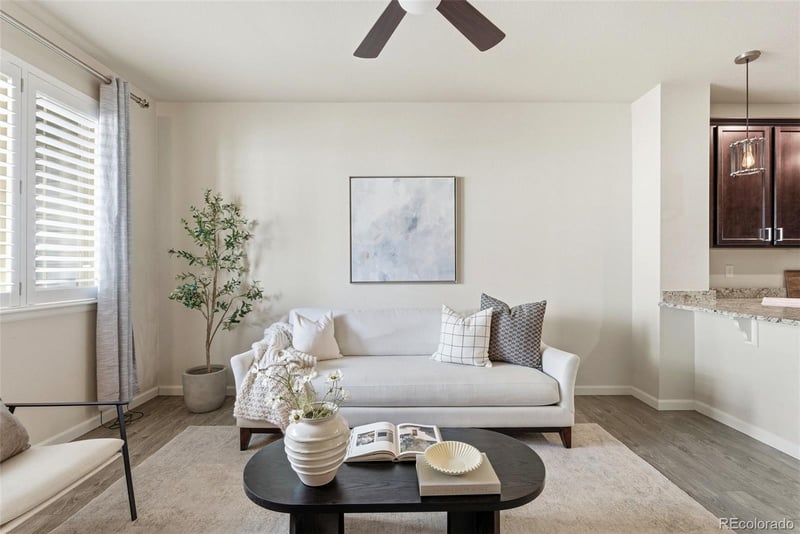 9083 Phillips Ln, Centennial, CO 80112