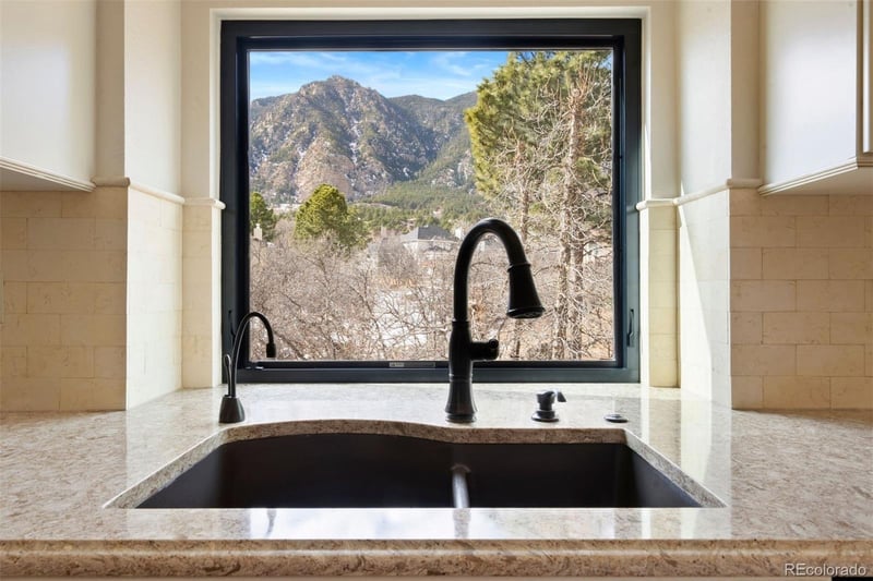 5480 Broadmoor Bluffs Dr, Colorado Springs, CO 80906