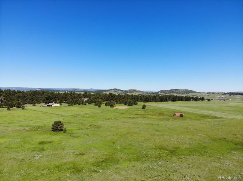 15599 Arfsten Rd, Larkspur, CO 80118