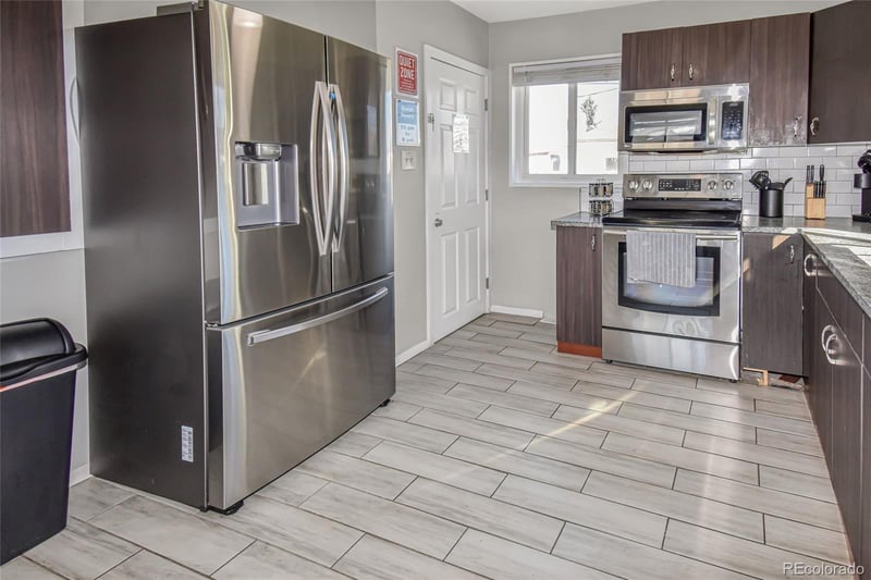 7020 Avrum Dr, Denver, CO 80221