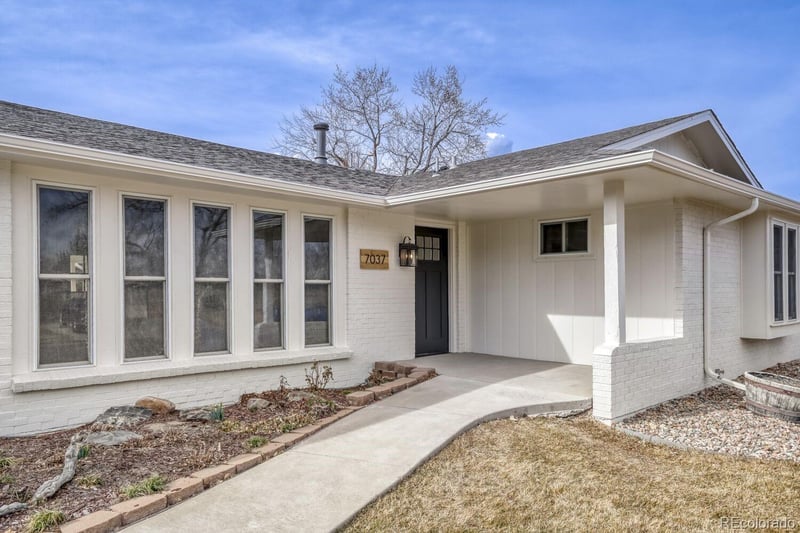7037 Newland St, Littleton, CO 80128