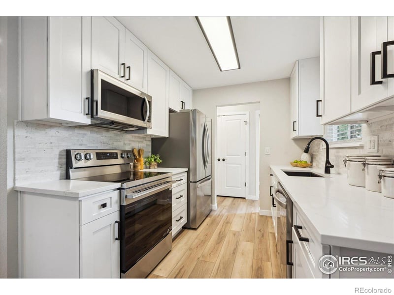 518 Sunset Dr, Louisville, CO 80027