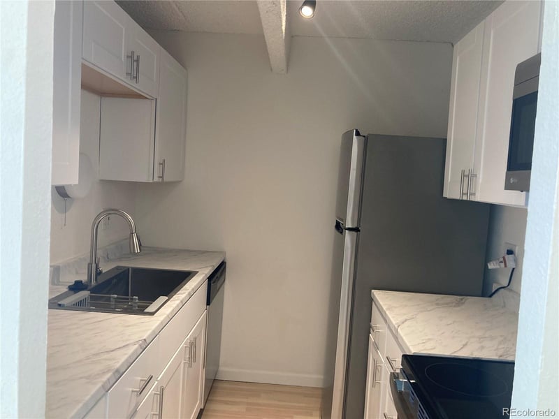 8060 Girard Ave #805, Denver, CO 80231