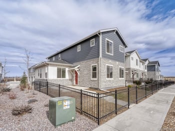 27693 1st Pl, Aurora, CO 80018