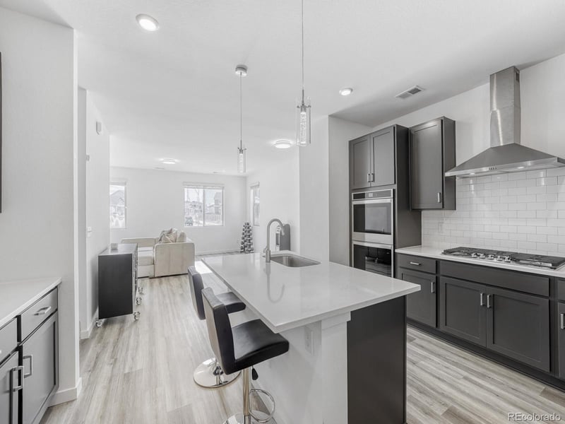 27693 1st Pl, Aurora, CO 80018