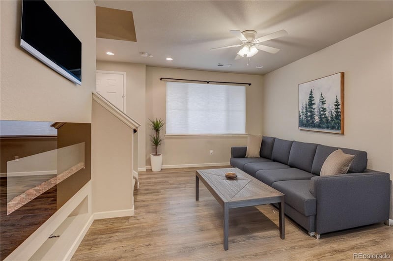 560 Dry Creek Pl, Littleton, CO 80122