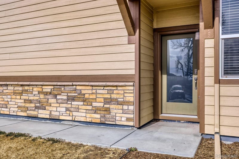 9716 Ash Ln, Thornton, CO 80229