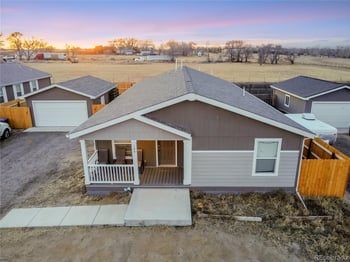120 Juniper Cir, Log Lane Village, CO 80705