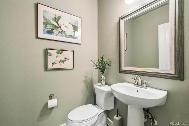 23963 Roxbury Pl, Aurora, CO 80016