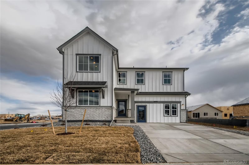 55003 28th Pl, Strasburg, CO 80136