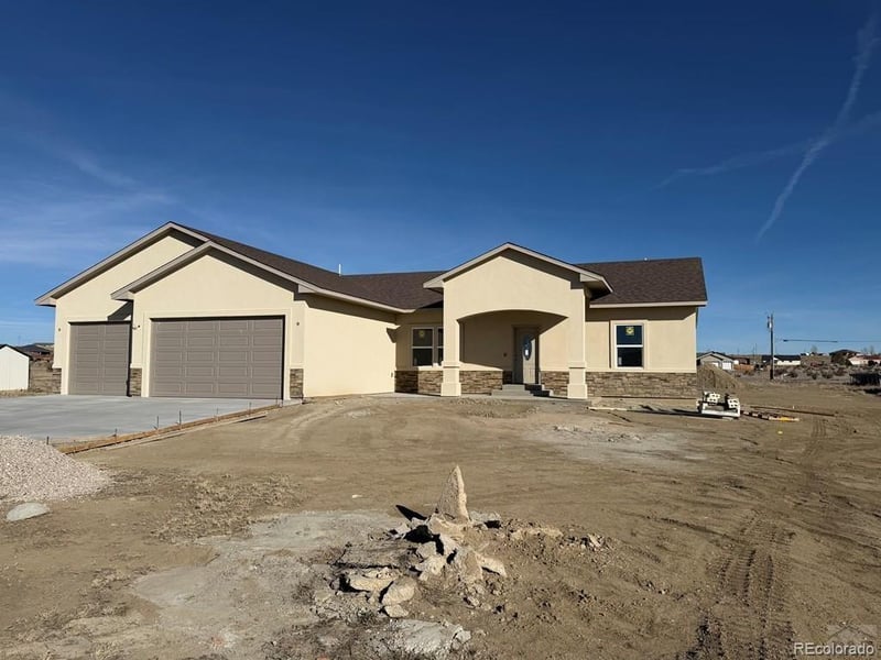 1176 Knotty Pine Ln, Pueblo West, CO 81007