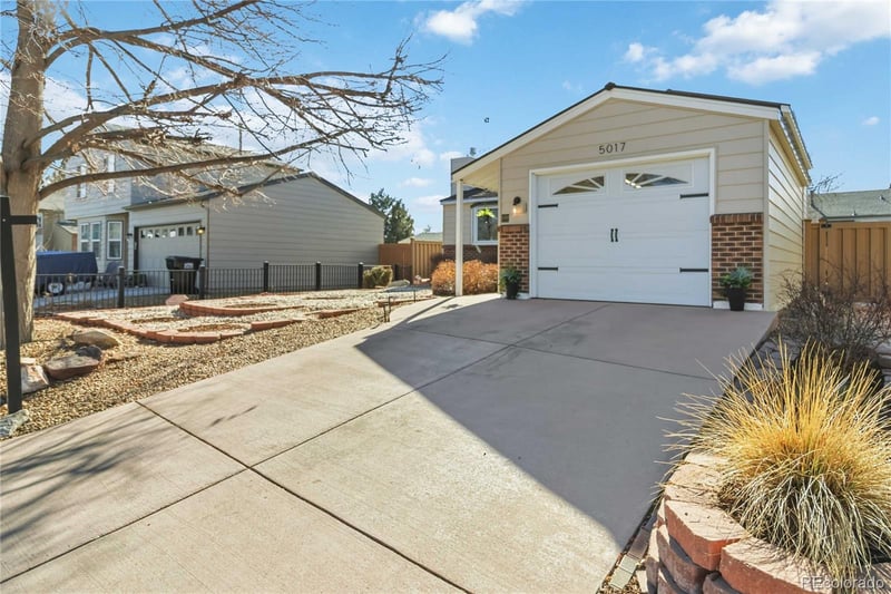 5017 Quintero Cir, Aurora, CO 80015