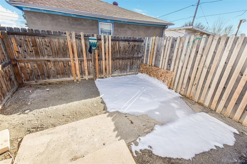 7384 Oneida Dr, Commerce, CO 80022