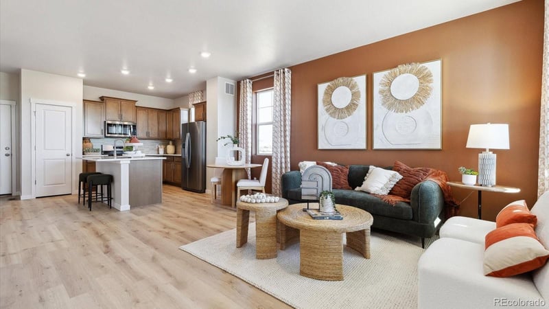 22494 6th Pl, Aurora, CO 80018