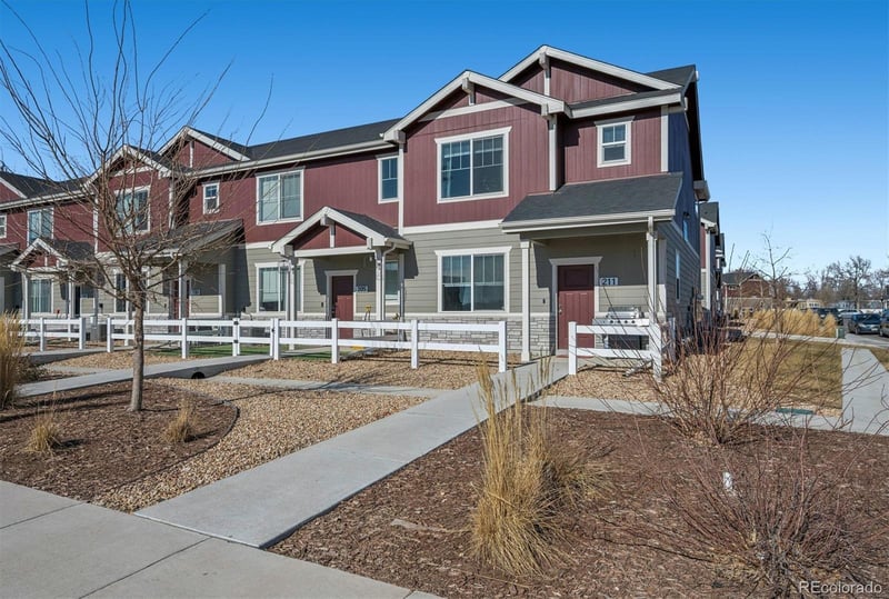 211 Molinar St, Johnstown, CO 80534