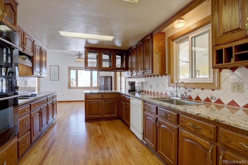 11810 Mesa View Rd, Larkspur, CO 80118