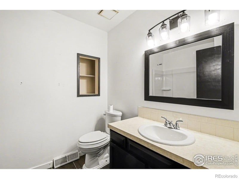 2706 33rd Ave Ct, Greeley, CO 80634