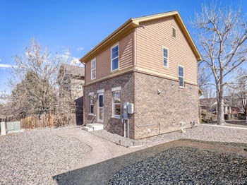 23341 E Saratoga Cir, Aurora, CO 80016
