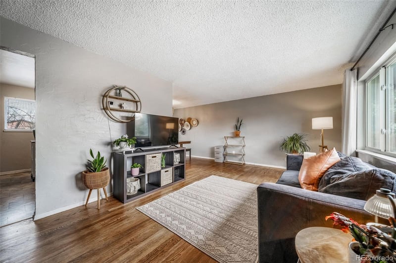 9837 Arizona Ave, Lakewood, CO 80232