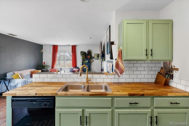 5325 100th Dr, Thornton, CO 80229