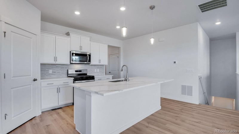 1450 Sunrise Hill Dr, Berthoud, CO 80513