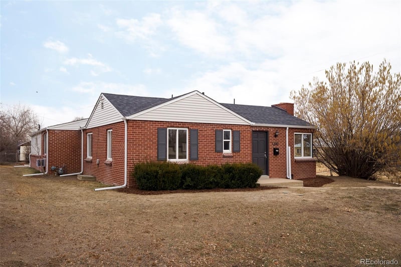 1200 Quebec St, Denver, CO 80220