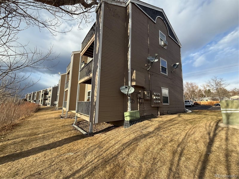 1211 Gilbert St, Castle Rock, CO 80104