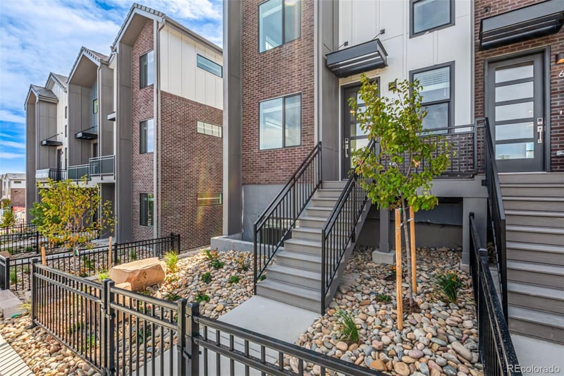 8 Ascent Trl, Englewood, CO 80112