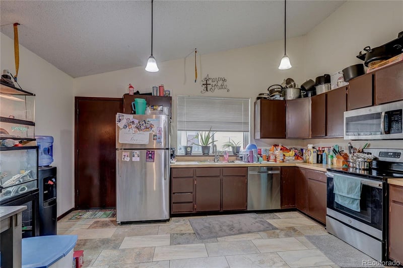 845 Van Gordon St, Lakewood, CO 80401