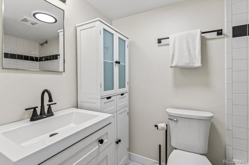 625 Pennsylvania St #106, Denver, CO 80203