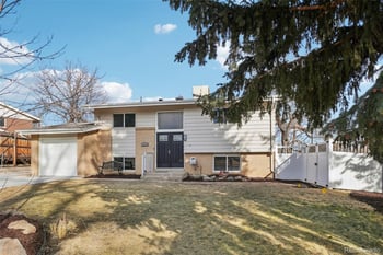 1084 Parfet Ct, Lakewood, CO 80226