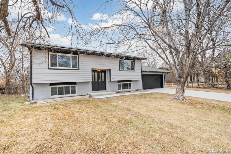 1221 Eagle St, Aurora, CO 80011