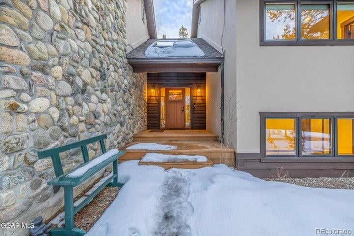 589 Hughes Ave, Fraser, CO 80442