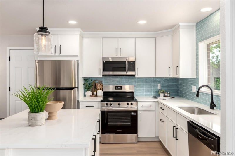 1011 Yeager Dr, Longmont, CO 80501