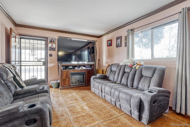 990 Toledo St, Aurora, CO 80011