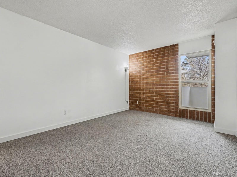 2880 S Locust St #205S, Denver, CO 80222