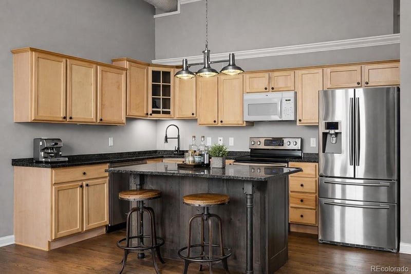 1555 California St #302, Denver, CO 80202