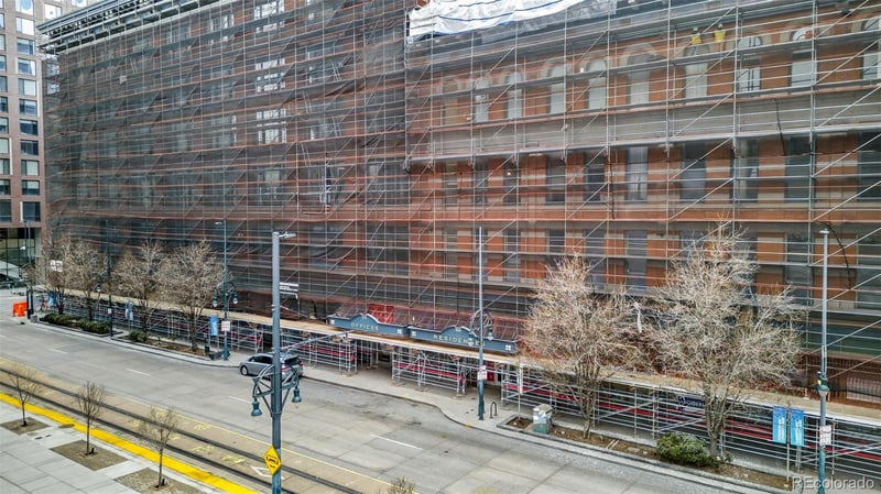 1555 California St #302, Denver, CO 80202