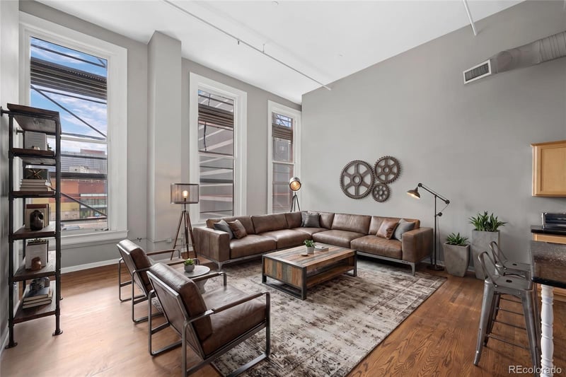 1555 California St #302, Denver, CO 80202